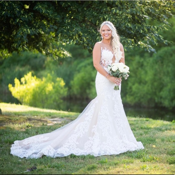 Milla Nova Wedding Dress - Picture 2 of 12